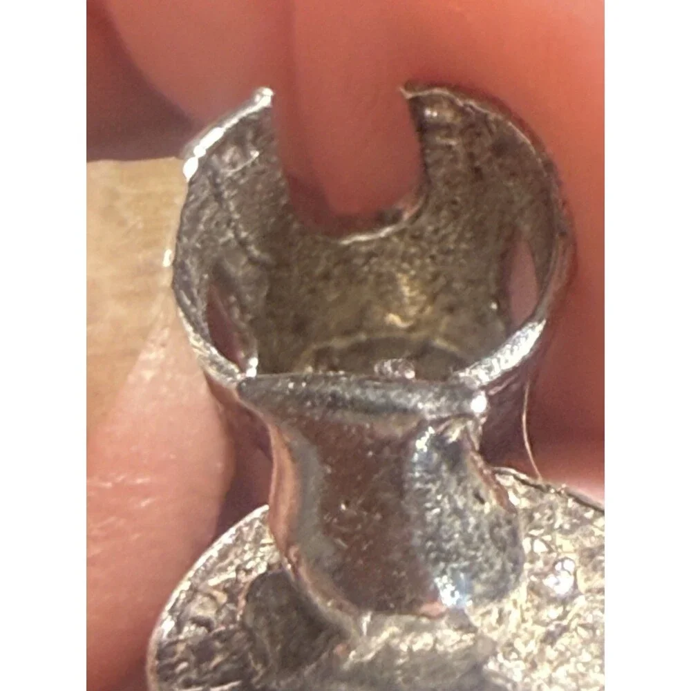 .925 Sterling Silver Pottery/honeycomb/Sugar Mill hinged charmW/Trinket .50